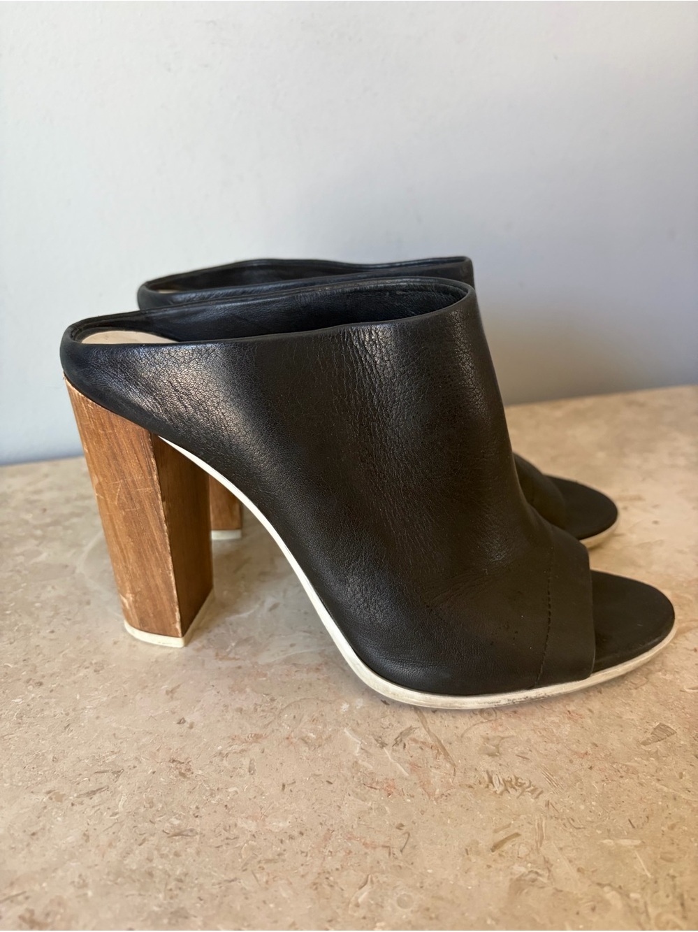 Vince Allison Slip On Sandals Mules Size 8 Black Leather 4” Wooden Block Heels